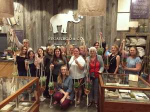An Orlando macrame workshop is a great gift idea for mom